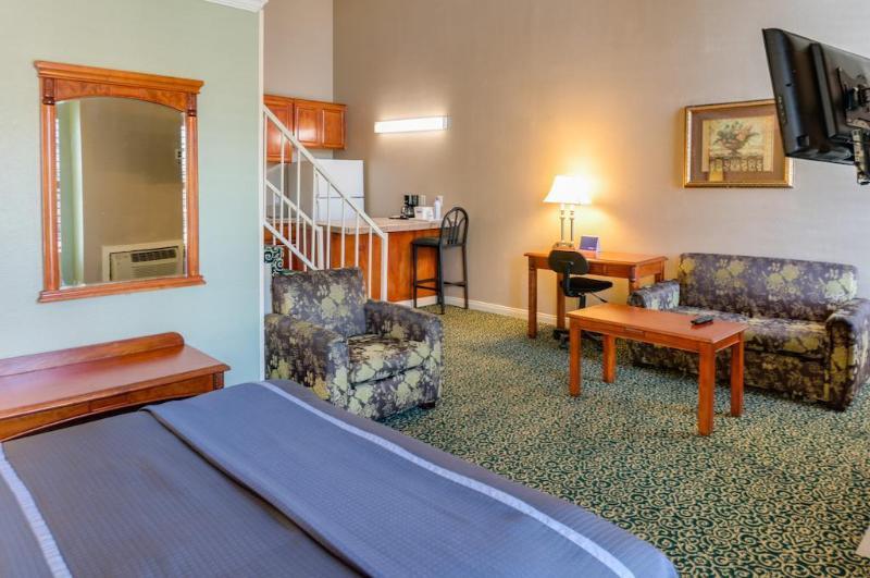 Travelodge Inn & Suites By Wyndham Gardena Ca Exterior photo
