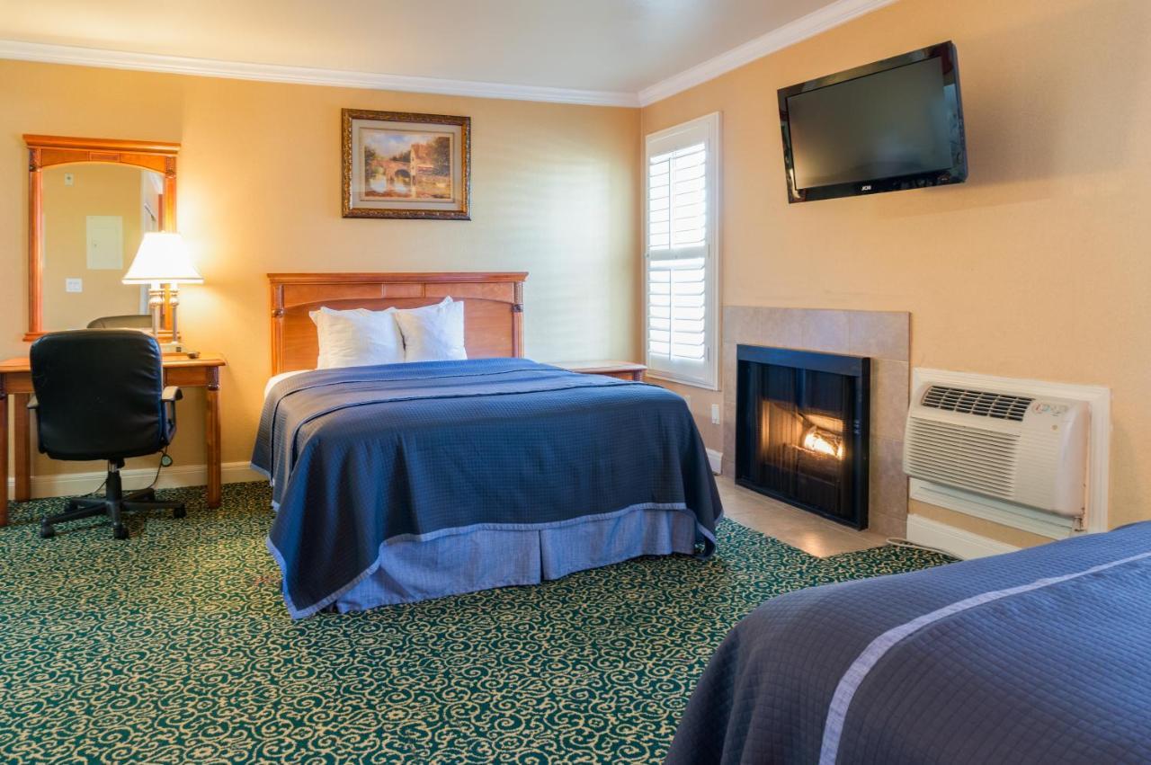 Travelodge Inn & Suites By Wyndham Gardena Ca Room photo